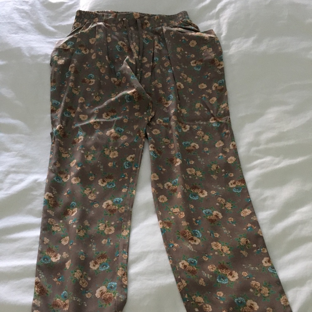 Long Silk Like Pants with Side Pockets Size Med